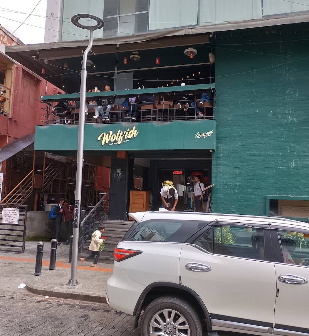 Vibe for TECHNO MUSIC at Easy Tiger